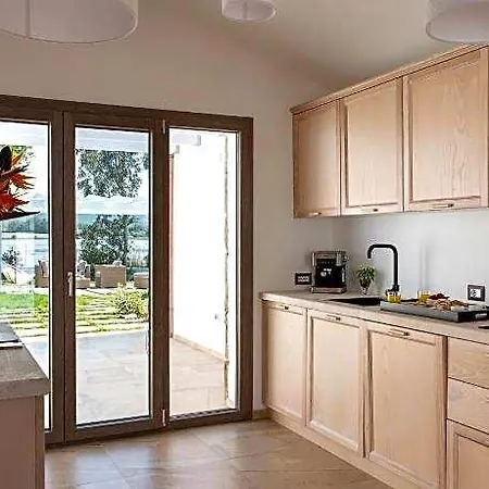 Maristesi Suites&rooms מלון