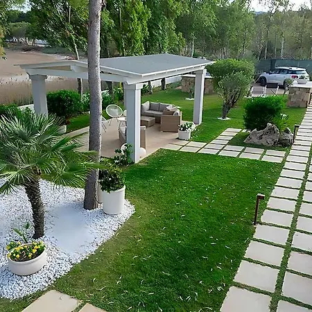 Maristesi Suites&rooms מלון