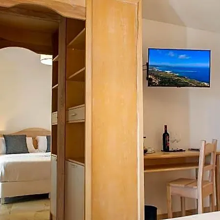 Maristesi Suites&rooms 3* סיניסקולה