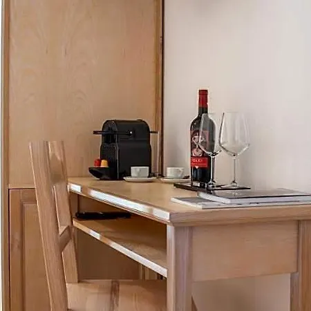 מלון Maristesi Suites&rooms סיניסקולה