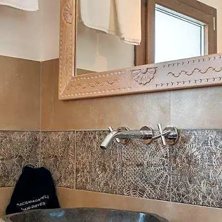 Maristesi Suites&rooms מלון סיניסקולה